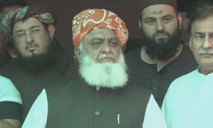 جی ایچ کیو اور کور کمانڈر ہاؤس پر حملہ ہوگا تو آرمی ایکٹ حرکت میں آئے گا، مولانا فضل الرحمٰن