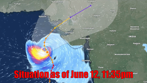 Govt orders evacuations as Cyclone Biparjoy nears Pakistan&rsquo;s coast, &lsquo;cloudburst expected in Karachi&rsquo;