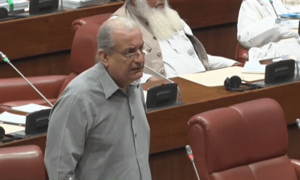 9 مئی کے فسادیوں سے سختی سے نمٹا جائے مگر فوجی قوانین کے تحت نہیں، رضا ربانی