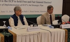 Despite ECP readiness, govt reluctant to make commitment on polls