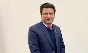 Tariq Malik resigns as Nadra chief Tariq Malik resigns as Nadra chief