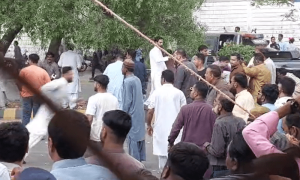 مرتضیٰ وہاب 173 ووٹ لے کر میئر کراچی منتخب، آرٹس کونسل کے باہر کارکنان میں تصادم، 8 زیر حراست