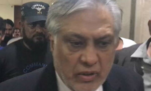 &rsquo;بلیک میل&lsquo; کیا جارہا ہے، آئی ایم ایف چاہتا ہے پاکستان سری لنکا بنے، پھر مذاکرات کریں، وزیر خزانہ