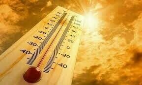 Karachi braves hot day as &lsquo;feels like&rsquo; temperature reaches 44&deg;C