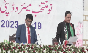 میئر کراچی مرتضیٰ وہاب نے عہدے کا حلف اٹھا لیا