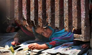 پناہ گزینوں کے میزبان 20 ممالک نے ایک سال میں قرضوں پر 23 ارب ڈالر سود ادا کیا، رپورٹ
