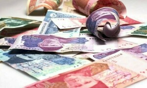 خیبرپختونخوا بجٹ 24-2023: کم از کم اجرت 32 ہزار روپے، سرکاری ملازمین کی تنخواہوں میں 35 فیصد اضافہ