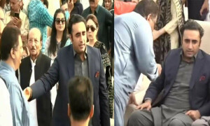 &rsquo;بلاول بھٹو کا ہاتھ ملانے سے انکار&lsquo;، وائرل ویڈیو پر نبیل گبول کی وضاحت آگئی