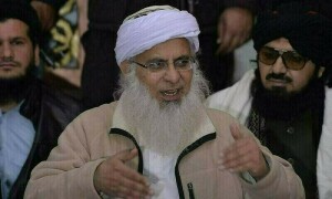 نماز عید کی امامت کرکے مولانا عبدالعزیز نے ایک بار پھر حکام کو چیلنج کردیا
