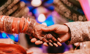 دلہن کی جانب سے مہمانوں کو دور سے بوسہ دینے پر دلہا کا شادی سے انکار