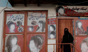 افغانستان: طالبان کا ایک ماہ کے اندر خواتین کے بیوٹی سیلون بند کرنے کا حکم