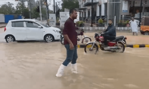 لاہور میں ریکارڈ بارش سے سیلابی صورتحال، 7 افراد جاں بحق