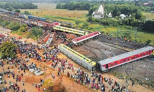 Three held in India over train crash