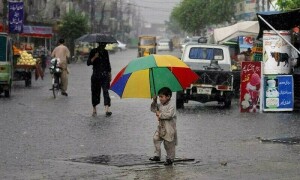 ملک بھر میں آئندہ 24 سے 48 گھنٹوں کے دوران موسلادھار بارش متوقع، حکومت کا انتباہ