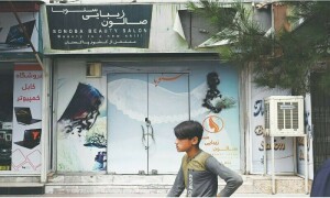 خواتین کی سرگرمیوں پر پابندی کو طالبان اپنی کامیابی کیوں سمجھتے ہیں؟