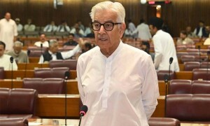 افغانستان ہمسایے کا حق ادا کررہا ہے نہ دوحہ معاہدے کی پاسداری کررہا ہے، خواجہ آصف