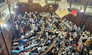 مرتضیٰ وہاب کی سربراہی میں کراچی سٹی کونسل کا پہلا اجلاس، جماعت اسلامی کا احتجاج