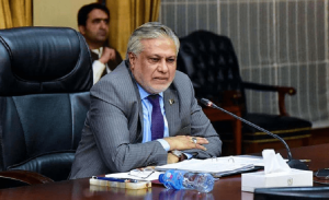 PML-N proposes Ishaq Dar as interim PM, but PPP disagrees