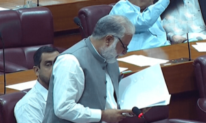 سینیٹ میں توشہ خانہ ترمیمی بل پیش، تحفہ جمع نہ کرنے پر قیمت کا 5 گنا جرمانے کی تجویز