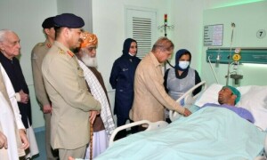 افغان حکومت اپنی سرزمین دہشت گردوں کے ہاتھوں استعمال ہونے سے روکے، وزیراعظم