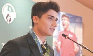 جونیئر اسکواش چیمپئن حمزہ خان کا لیجنڈز کی پیروی کرنے کا عزم