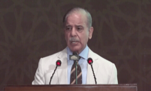 آرمی چیف کا مشکور ہوں جنہوں نے پاکستان کو آگے بڑھانے کا پروگرام بتایا، وزیر اعظم