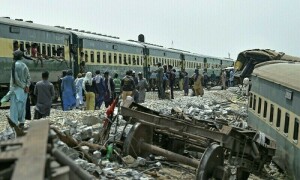 ٹرین حادثہ: &rsquo;تحقیقات میں ہزارہ ایکسپریس &rsquo;کلیئر&lsquo; کرنے والوں کا تعین کیا جائے گا&lsquo;