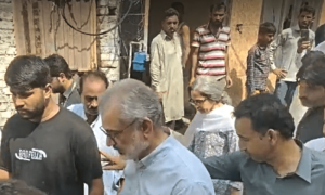 Justice Isa visits Jaranwala to show solidarity with Christian community after blasphemy riots