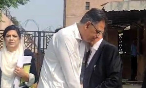 &rsquo; گرفتاری کی خبر غلط تھی&rsquo;، سائفر کیس میں اسد عمر کی 29 اگست تک ضمانت منظور