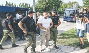 Greek wildfires spur anti-migrant sentiment