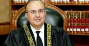 سپریم کورٹ کے جج کا پارلیمنٹ سے &rsquo;بد نیتی&lsquo; منسوب کرنے پر اظہار تاسف