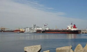 Russia attacks Danube port, on border with Romania