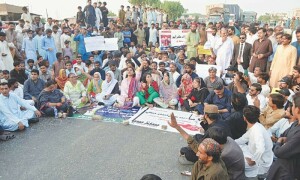 اندرون سندھ میں ڈکیتوں کے خلاف سست کارروائی پر مظاہرین کا اظہارِ مایوسی