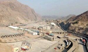 سرحدی فورسز کے درمیان جھڑپوں کے بعد طورخم بارڈر مسلسل تیسرے روز بھی بند