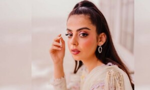 میرج بیورو نے میرا رشتہ ڈھونڈنے کیلئے 8 لاکھ روپے مانگے، یشما گل