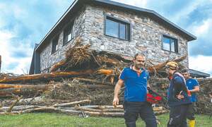 Rains flood tourist site in Turkiye