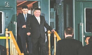 Kim Jong Un arrives in Russia as US warns of arms deal