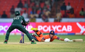 Pakistan see off Netherlands to make winning start at World Cup