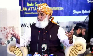 میں چاہتا ہوں ملک کا ہر سیاستدان جیل سے باہر ہو، مولانا فضل الرحمٰن