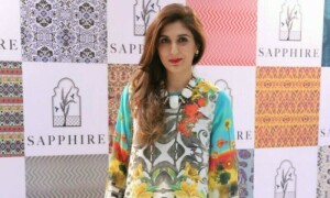 فیشن ڈیزائنر کا اپنے خلاف کیسز کی تفصیلات کیلئے عدالت سے رجوع