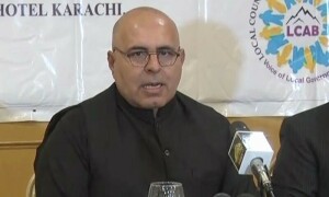 کسی ادارے نے غیرقانونی تارکین وطن کی معاونت کی تو سخت کارروائی ہوگی، نگران وزیر اطلاعات بلوچستان