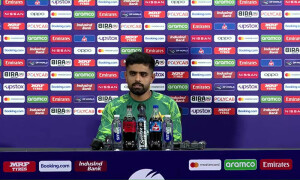 بھارت کےخلاف ٹاس کا کردار اہم ہوگا، فلڈ لائٹس میں بیٹنگ آسان ہوگی، بابر
