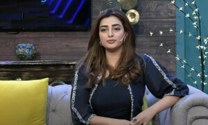 کرکٹرز بہت میسیج بھیجتے ہیں، انہیں ایسا نہیں کرنا چاہیے، نوال سعید