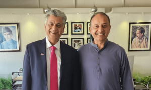 Minister&rsquo;s meetings hint at move towards amity