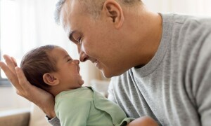 بڑھاپے میں باپ بننے کے کیا خطرات ہوسکتے ہیں؟