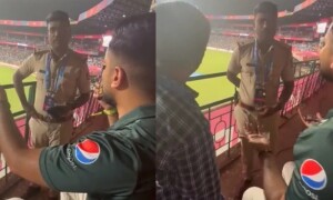 ورلڈکپ: بھارتی پولیس نے میچ کے دوران شائقین کو &rsquo;پاکستان زندہ باد&lsquo; کا نعرہ لگانے سے روک دیا