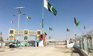 چمن: پاک-افغان سرحد پر آمدورفت کیلئے پاسپورٹ، ویزا لازمی قرار دینے کے خلاف دھرنا