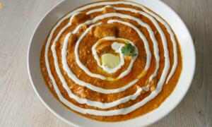 مسالے دار کریمی سوس سے بھرپور &rsquo;بٹر چکن&lsquo; گھر پر بنائیں