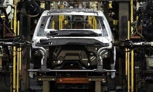 Car makers cut prices amid plant shutdowns