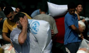 Egypt FM accuses Israel of impeding aid into Gaza
